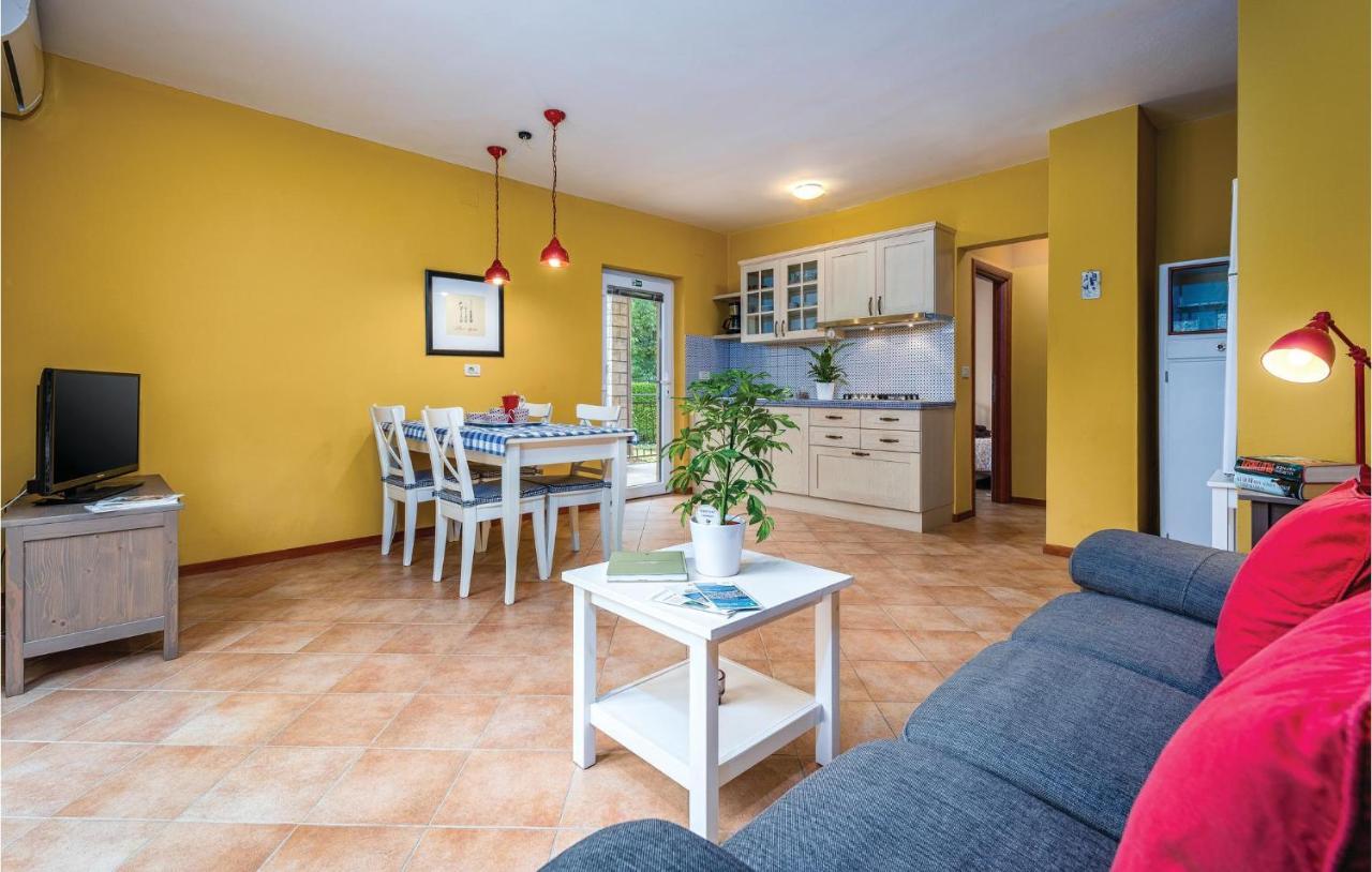 Amazing In With Wifi Appartement Umag